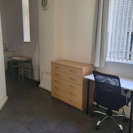 Lovely Spacious Studio Flat In City Centre. Birmingham Eksteriør billede